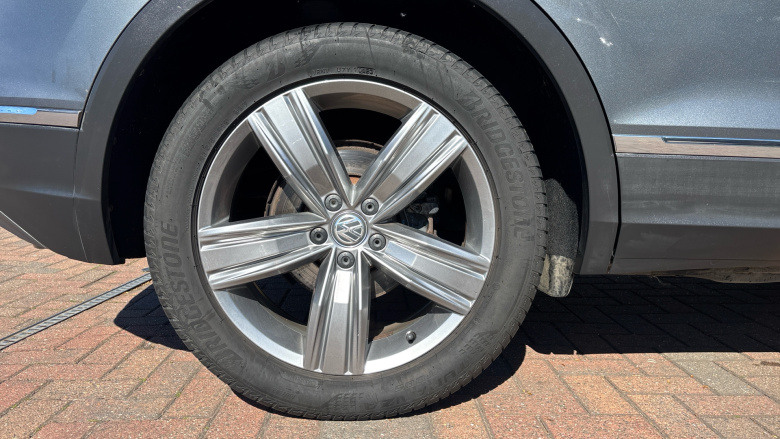 Volkswagen Tiguan 2.0 TDi 150 SEL 5dr DSG Diesel Estate